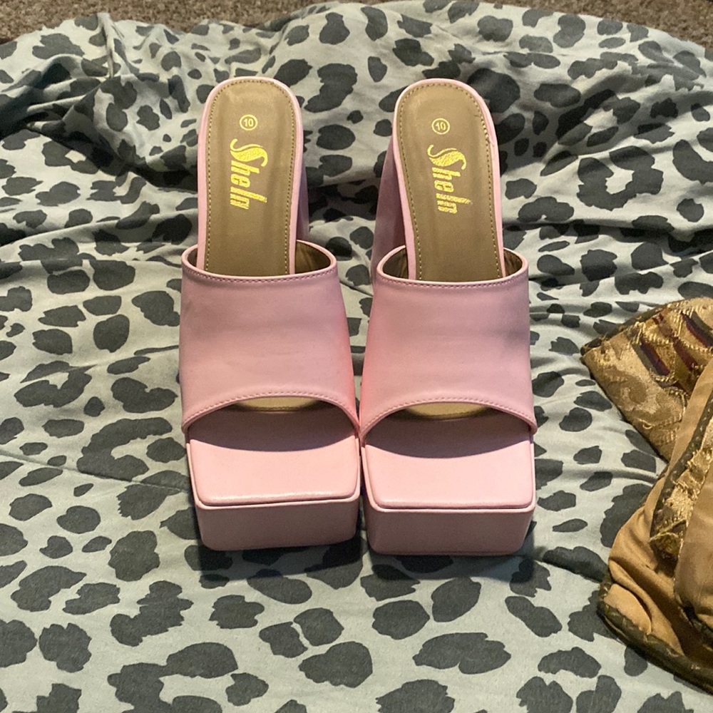 Band new SHEIN baby doll pink platform heels so freaking beautiful